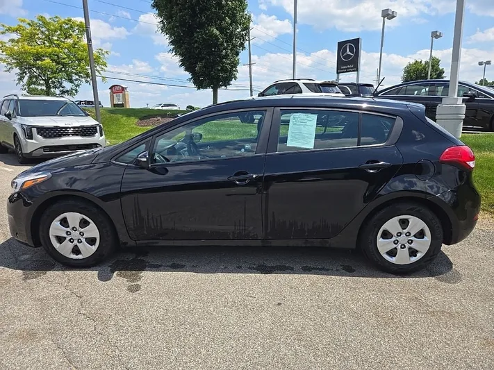 2017 Kia Forte5 - view 7