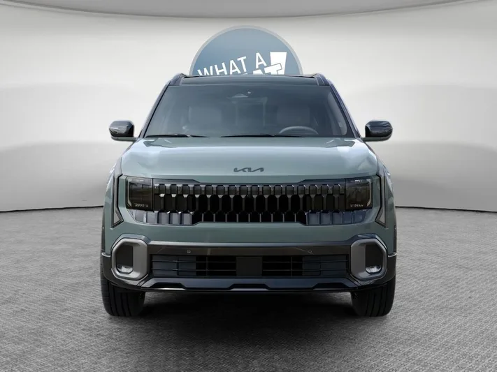 2027 Kia Seltos - view 2