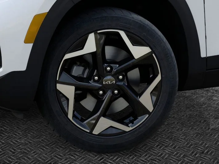 2026 Kia Seltos - view 9