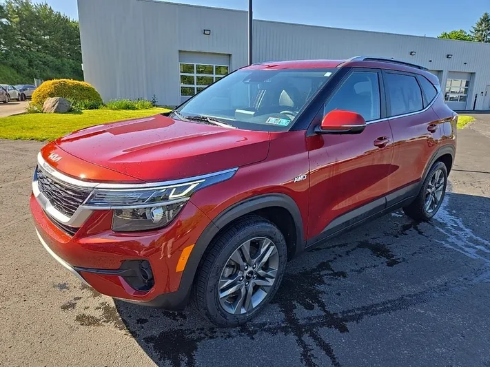 2023 Kia Seltos - view 9