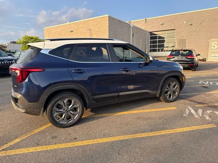 2024 Kia Seltos - view 5