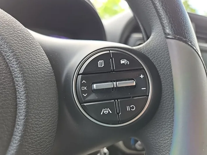 2025 Kia Soul - view 11