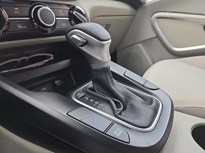 2025 Kia Soul - view 19