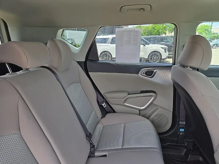 2025 Kia Soul - view 28