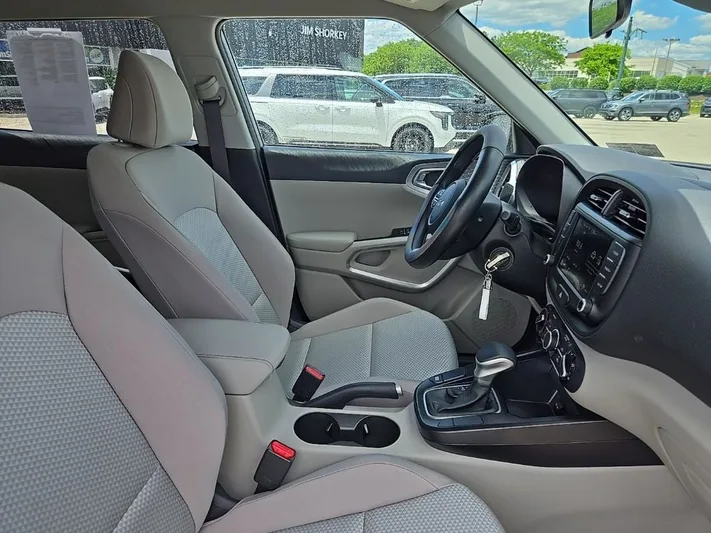 2025 Kia Soul - view 29