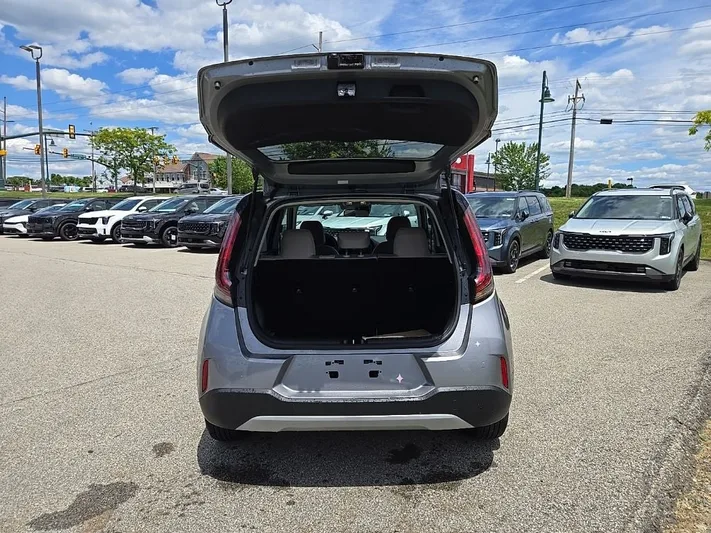 2025 Kia Soul - view 5