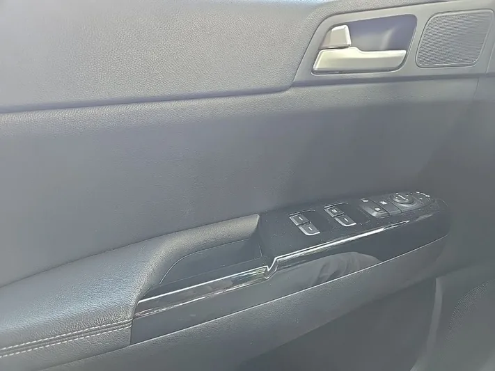2019 Kia Sportage - view 19