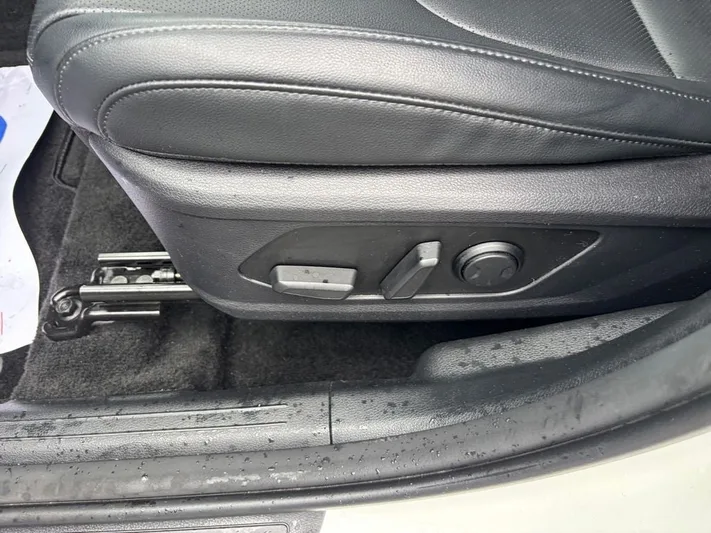 2023 Kia Sportage - view 13