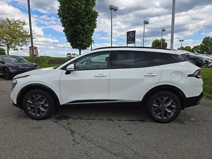 2023 Kia Sportage - view 7