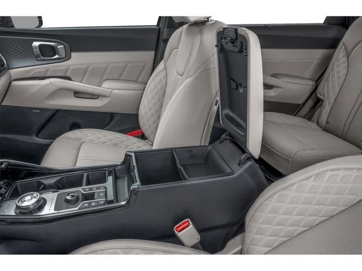 2025 Kia Sorento - view 11