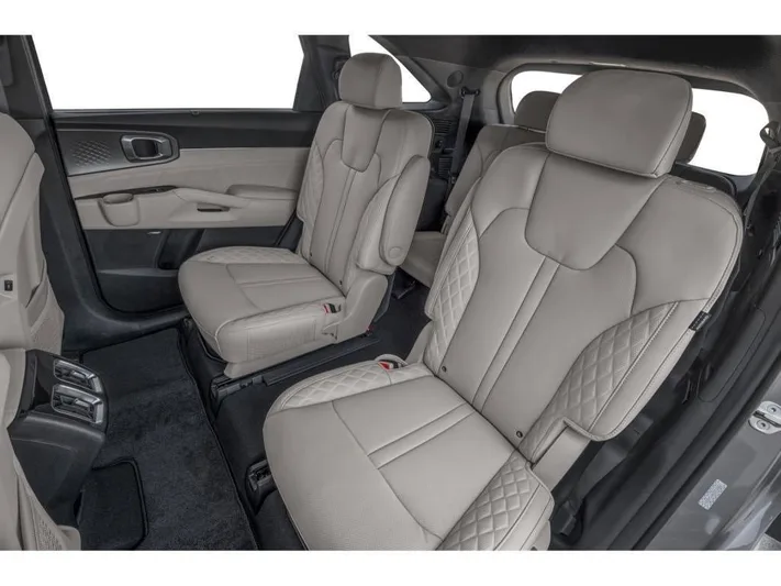 2025 Kia Sorento - view 22