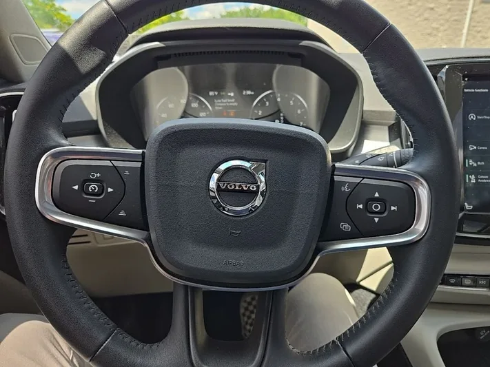 2020 Volvo XC40 - view 13