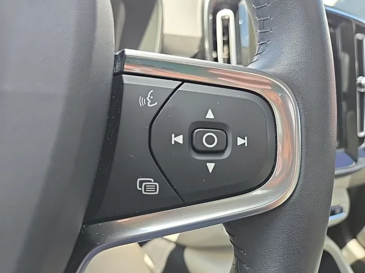 2020 Volvo XC40 - view 15