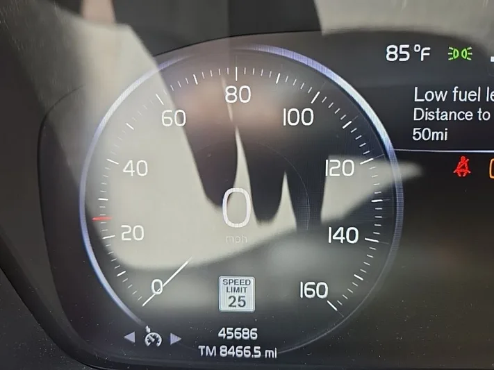 2020 Volvo XC40 - view 17