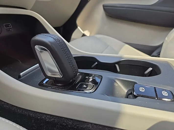 2020 Volvo XC40 - view 21