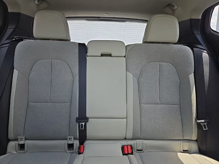 2020 Volvo XC40 - view 26
