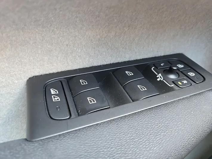 2020 Volvo XC40 - view 29