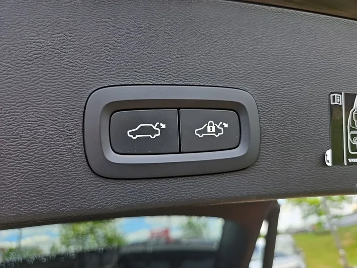 2020 Volvo XC40 - view 34