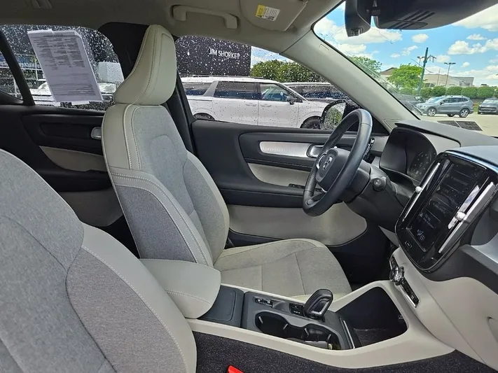 2020 Volvo XC40 - view 36
