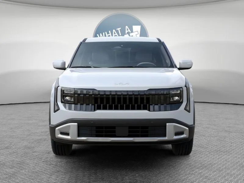 2027 Kia Seltos LX, photo 2